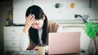 税金が高すぎると感じているフリーランス女性